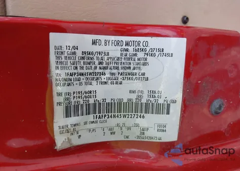 2005 Ford Focus Zx4 z USA, uszkodzony, nr VIN 1FAFP34N45W227246